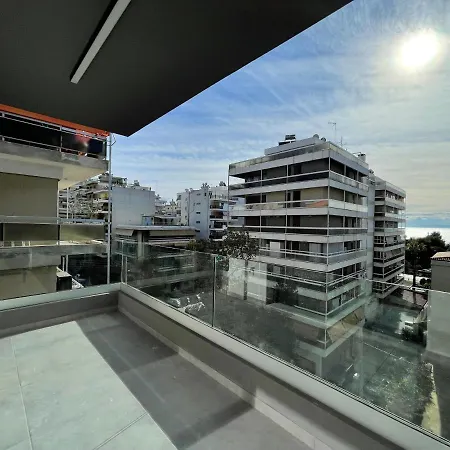 Modern Near Marina Flisvos Apartment