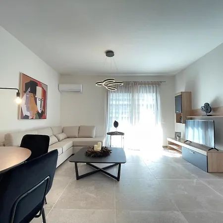 Apartament Modern Near Marina Flisvos