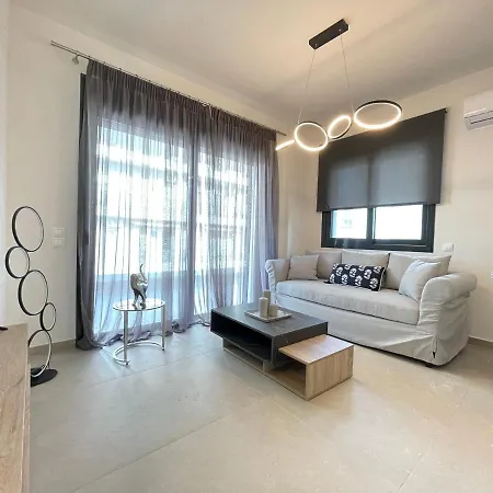 Modern Near Marina Flisvos Apartament